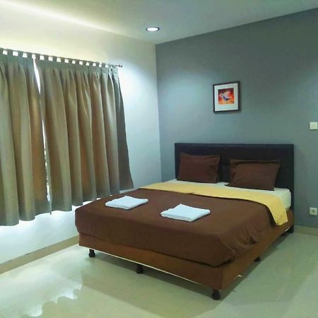 Villa Kaca Tanjung Lesung Extérieur photo